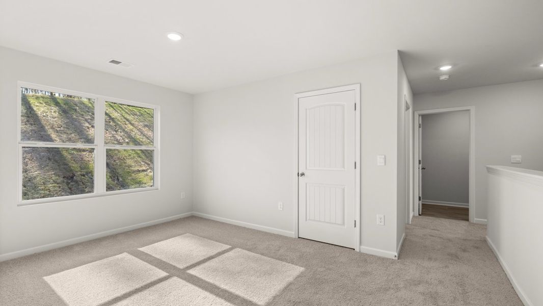 Representative unfurnished interior of a home built from the Hayden by D.R. Horton in Aurora Creek, Dallas (Image 24).
