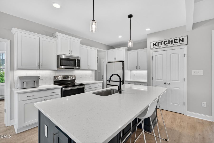 10 -35 waverly pond ln, interior, kitche 10 -35 waverly pond ln, interior, kitche