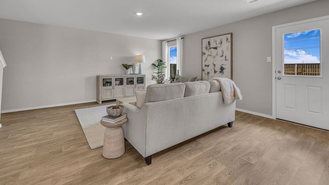 Representative furnished interior of a home built from the The Franklin by D.R. Horton in Ladera, Luling (Image 10).