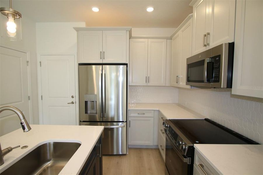 Furnished interior view inside a new home in , Orlando (Image 13).
