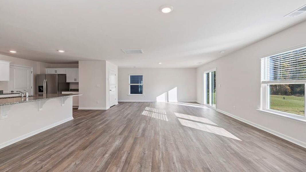 Spacious, unfurnished interior of a new home in Cedar Gap, Fountain Inn (Image 14).