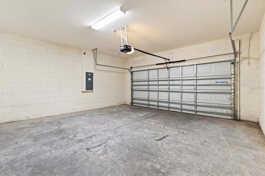 Spacious, unfurnished interior of a new home in Beaumont, Wildwood (Image 21).