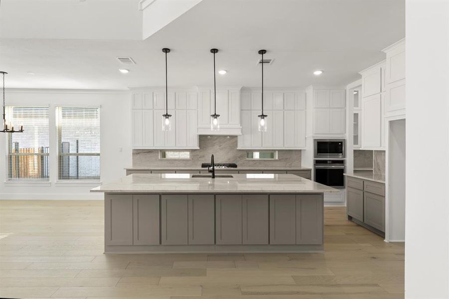 08. 15234 Chipping - Kitchen