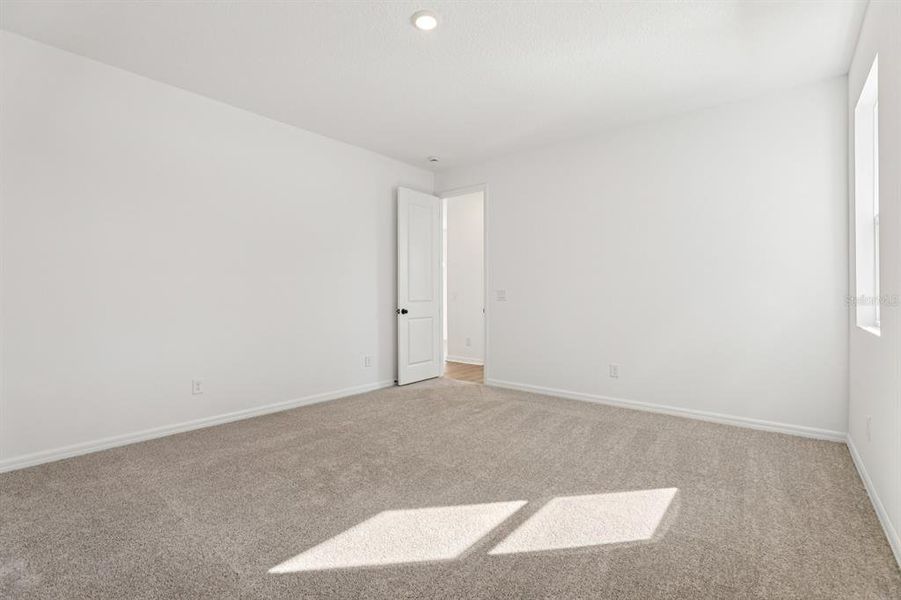 Spacious, unfurnished interior of a new home in Sunbrooke, St. Cloud (Image 29).