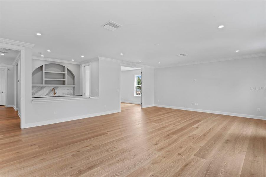 Spacious, unfurnished interior of a new home in , Tampa (Image 58).