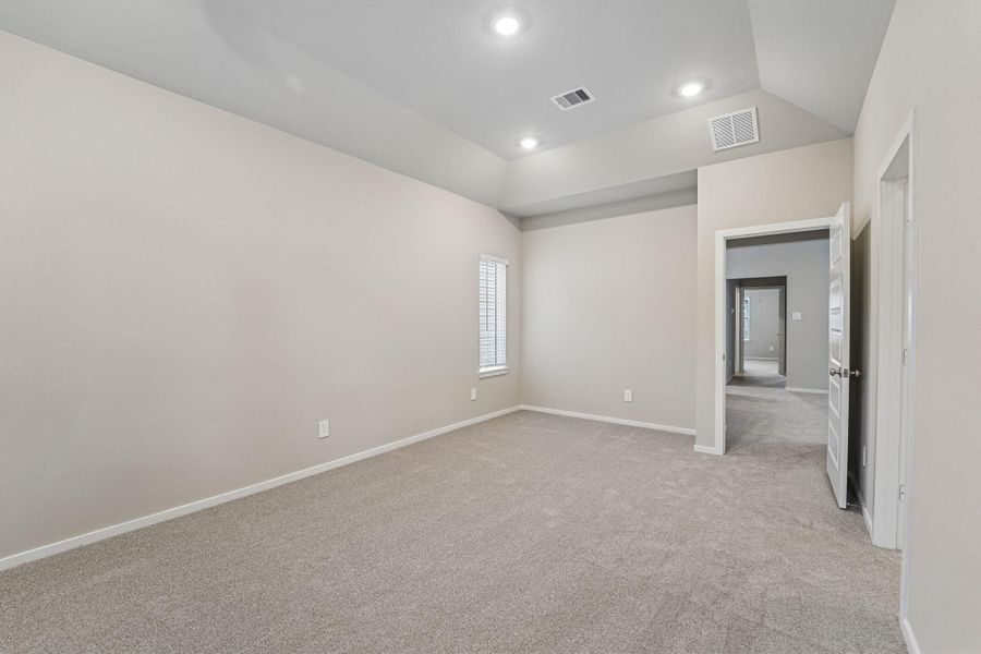 Spacious, unfurnished interior of a new home in Pinewood Trails - City Series, Atascocita (Image 24).