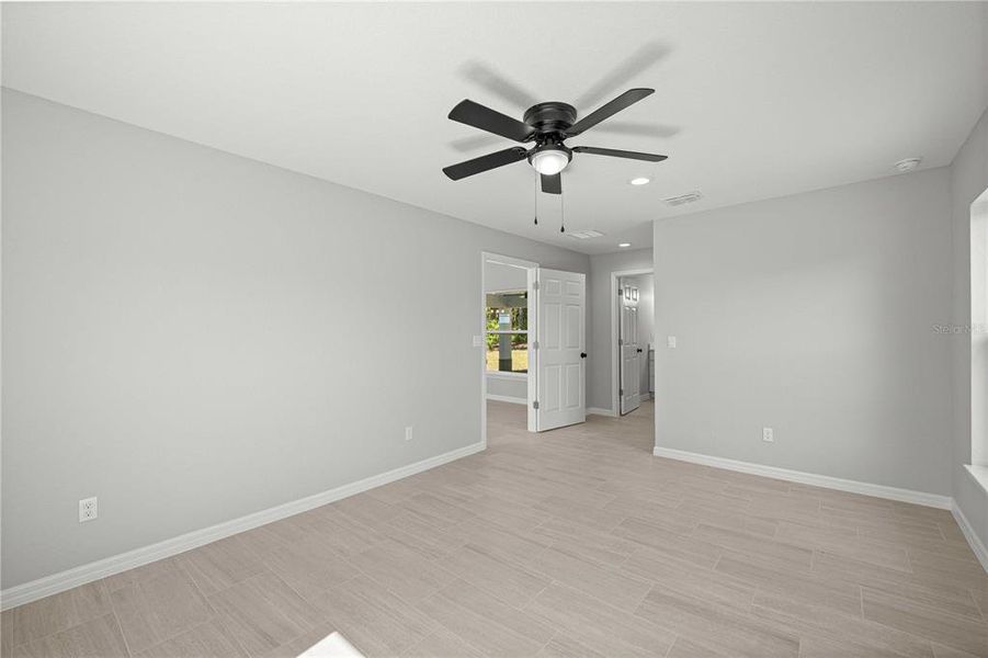 Spacious, unfurnished interior of a new home in , Dunnellon (Image 26).