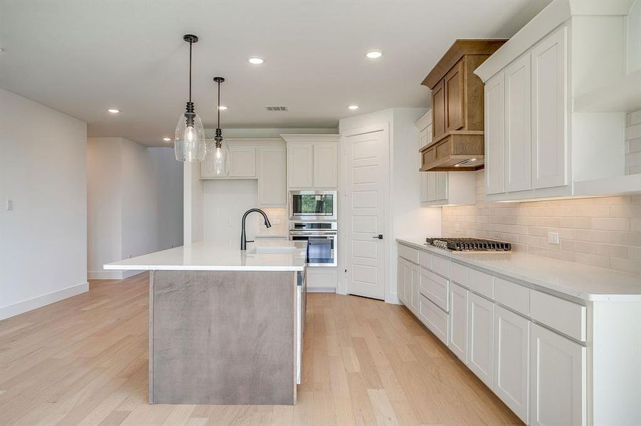 Furnished interior view inside a new home in Pecan Grove, Burleson (Image 16).