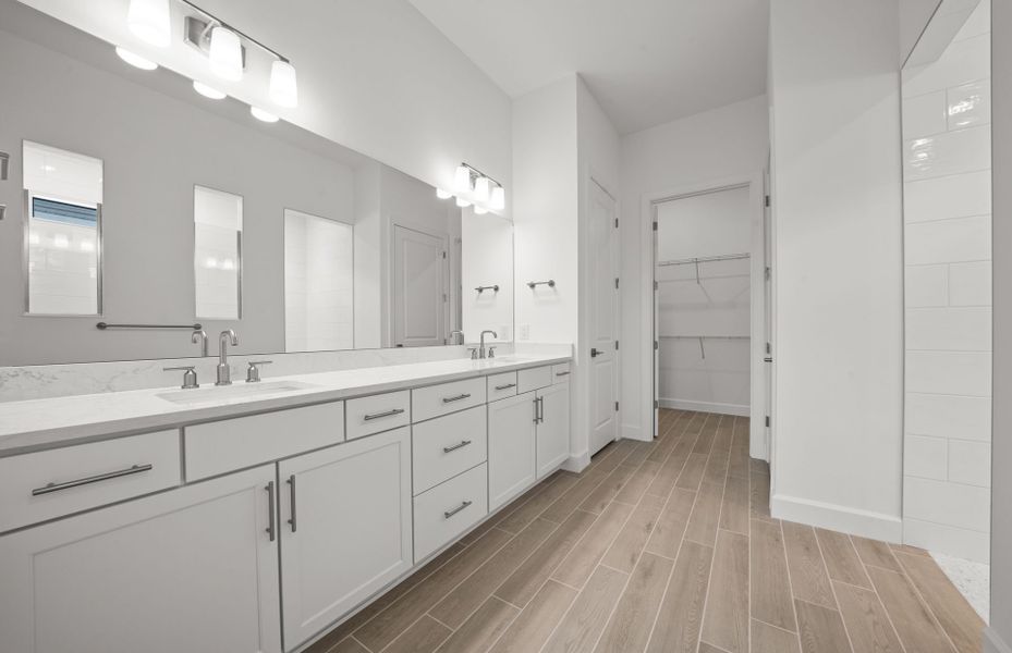 Furnished interior view inside a new home in Terreno, Naples (Image 7).