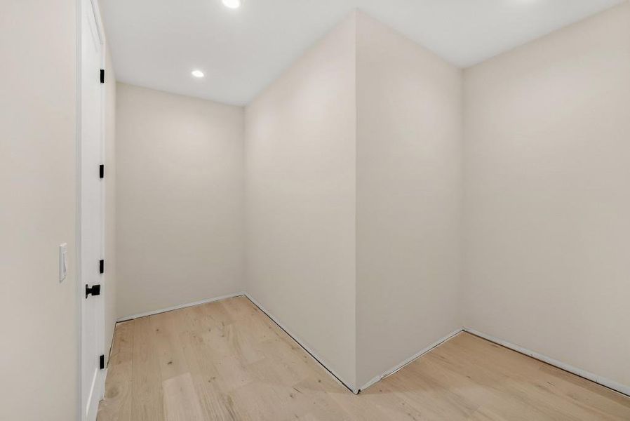 Spacious, unfurnished interior of a new home in , Atlanta (Image 31).