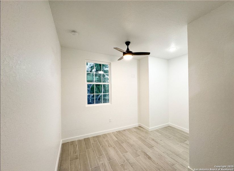 Spacious, unfurnished interior of a new home in , Blanco (Image 13).