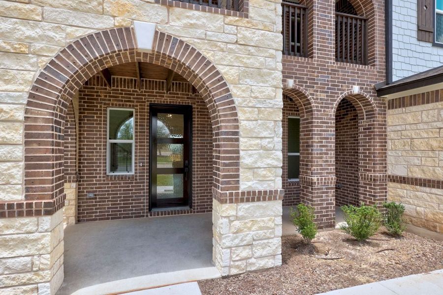 Exterior details and patio area of a home in Salerno - Hallmark Collection, Round Rock (Image 4).