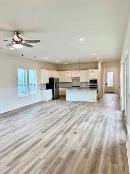 Spacious, unfurnished interior of a new home in Easton Park, Austin (Image 28).