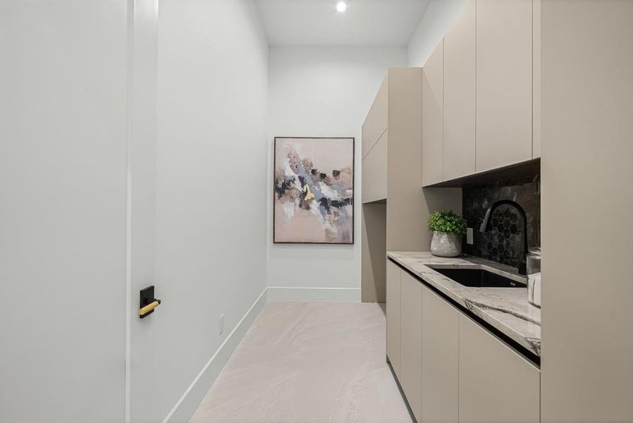 Furnished interior view inside a new home in , Southlake (Image 32).