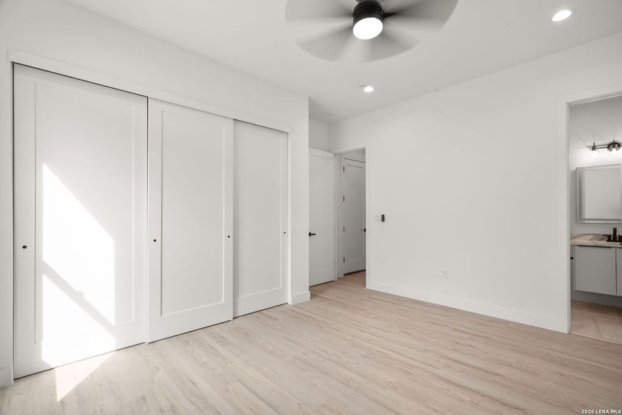 Spacious, unfurnished interior of a new home in , El Paso (Image 24).