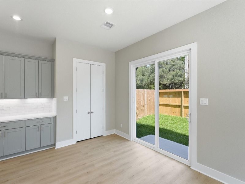 Spacious, unfurnished interior of a new home in , Houston (Image 23).