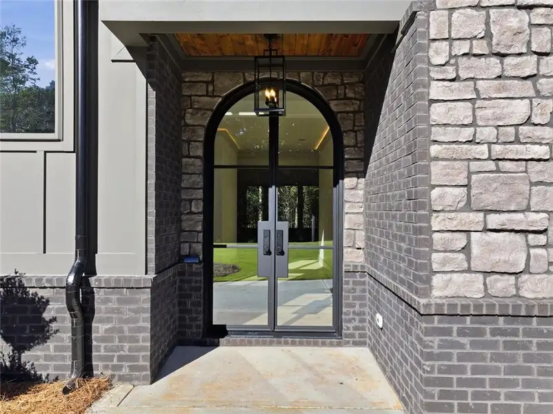 Exterior details and patio area of a home in , Gainesville (Image 4).