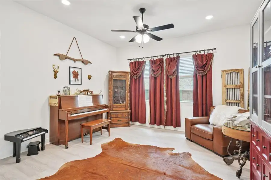 Furnished interior view inside a new home in , Fort Worth (Image 15).
