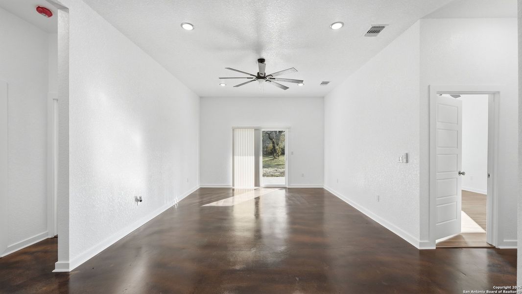 Spacious, unfurnished interior of a new home in , Elmendorf (Image 20).