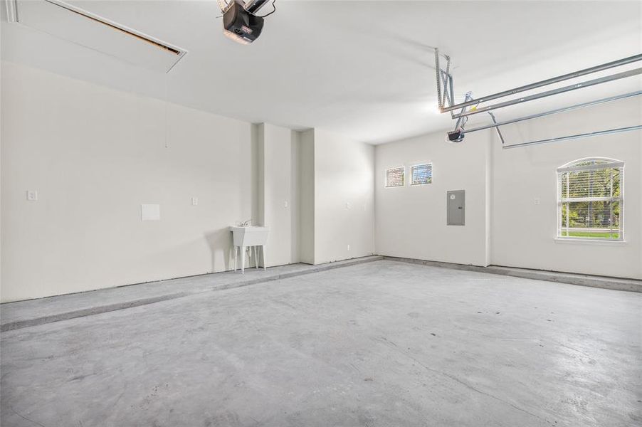 Spacious, unfurnished interior of a new home in Pioneer Estates, Blue Ridge (Image 28). Spacious, unfurnished interior of a new home in Pioneer Estates, Blue Ridge (Image 28).