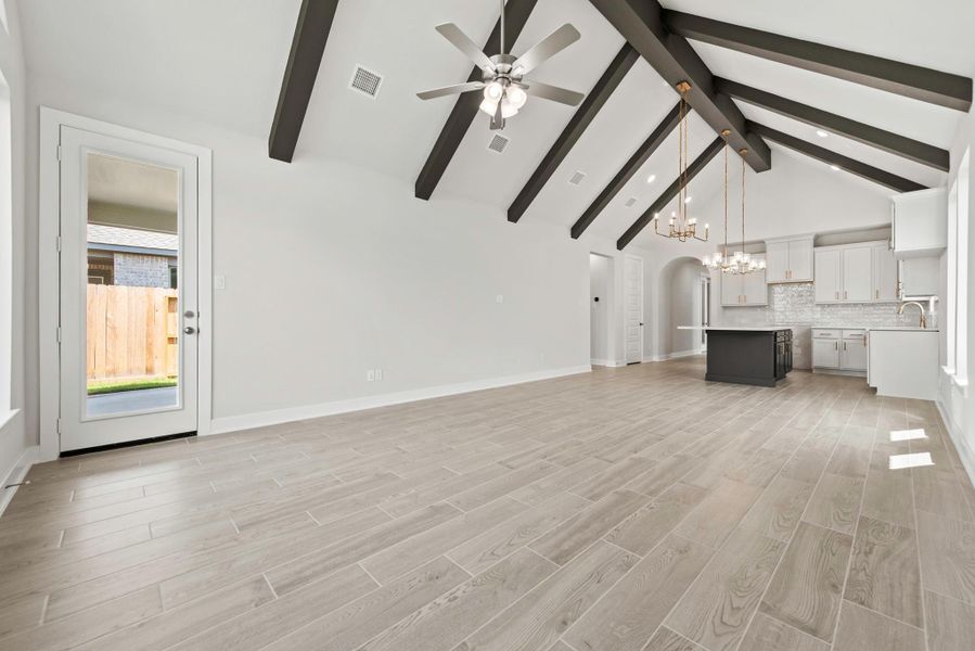 Representative image. Features, selections and colors may vary.