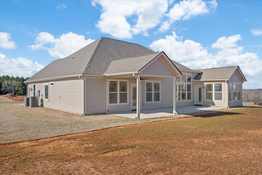 Representative exterior details of a home built from the Converse by Enchanted Homes in Lonesome Dove, San Antonio (Image 4).