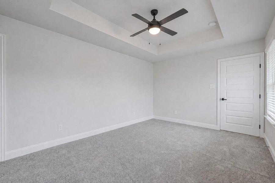 Spacious, unfurnished interior of a new home in Lago Mar, La Marque (Image 13).