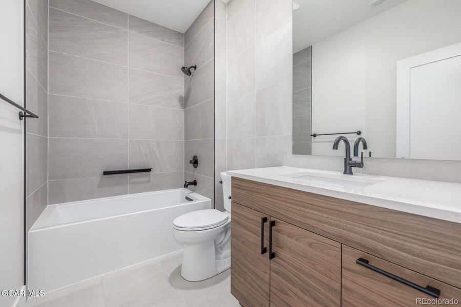 Furnished interior view inside a new home in , Granby (Image 15).