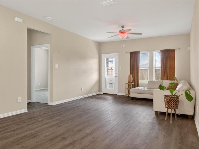 Spacious, unfurnished interior of a new home in Eastridge - Spring Series, McKinney (Image 17).