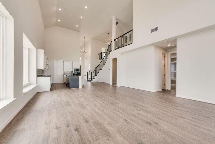 Spacious, unfurnished interior of a new home in Edgewater, Fate (Image 24).