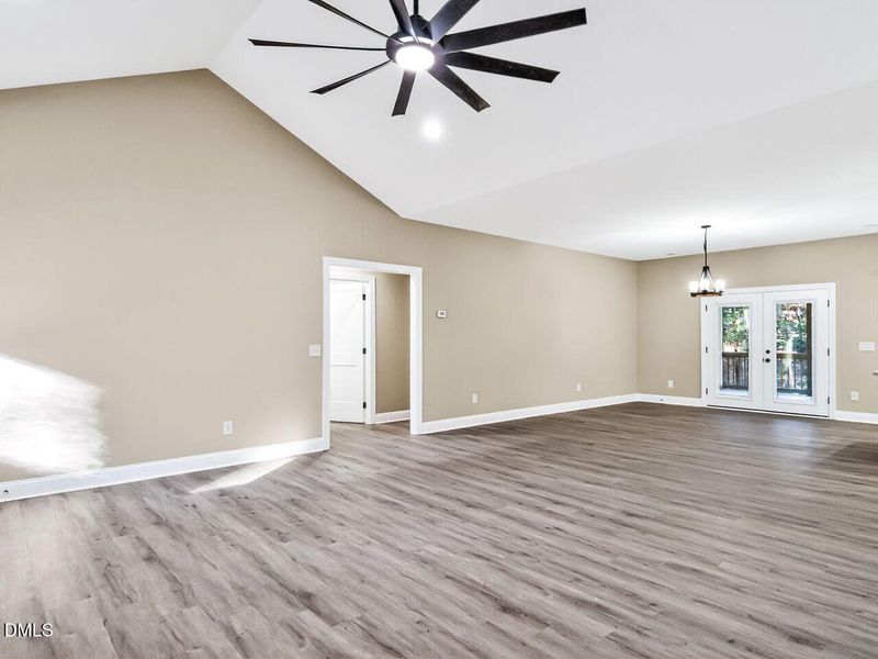 007-1280x960-living-room