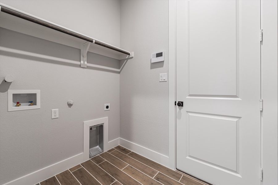 Spacious, unfurnished interior of a new home in Fannin Ranch, Leonard (Image 21).