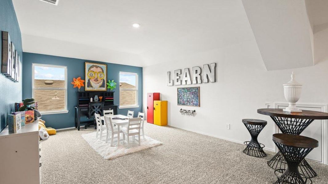 Furnished interior view inside a new home in Lake Conroe Cove, Willis (Image 17).