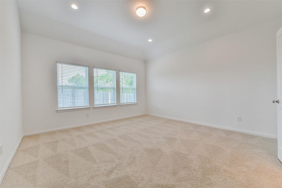 Spacious, unfurnished interior of a new home in King Oaks Village, Baytown (Image 30). Spacious, unfurnished interior of a new home in King Oaks Village, Baytown (Image 30).