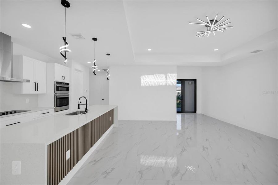 Spacious, unfurnished interior of a new home in , Punta Gorda (Image 7).