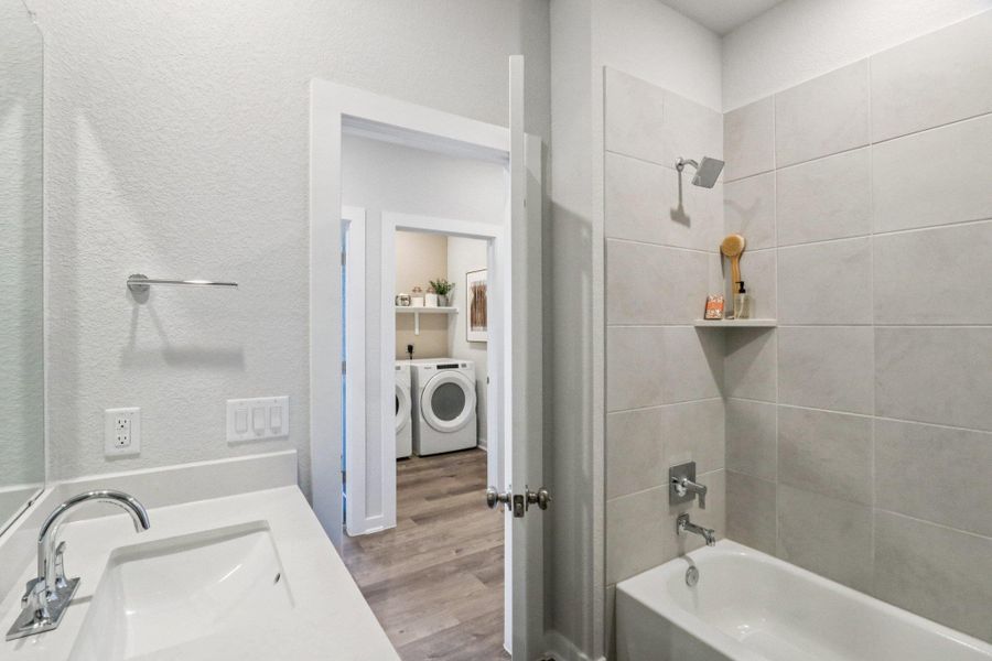 Furnished interior view inside a new home in The Ridge at Trinity Ranch, Elgin (Image 28). Furnished interior view inside a new home in The Ridge at Trinity Ranch, Elgin (Image 28).