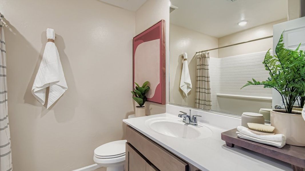 2259 Bliss Owners Bath 1of2 F1