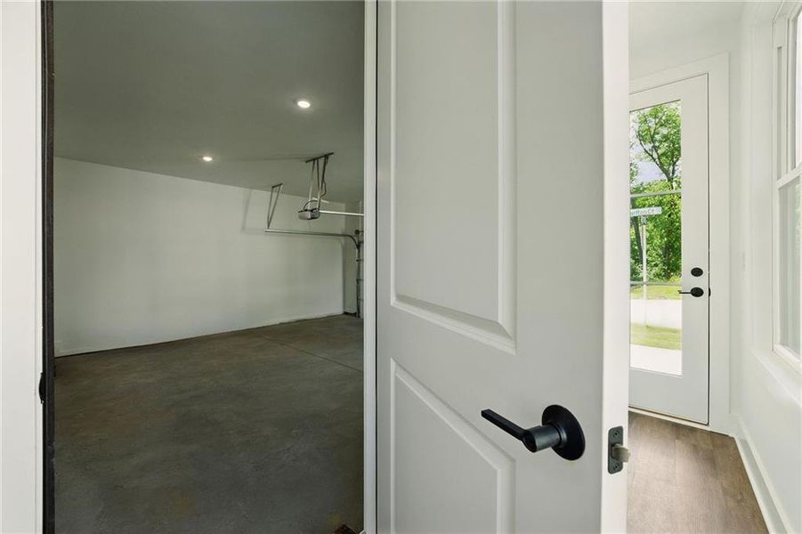 Spacious, unfurnished interior of a new home in , Atlanta (Image 38).