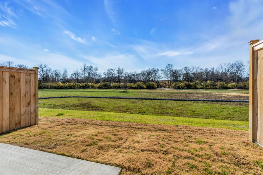 Exterior details and patio area of a home in Oxford Station, Gallatin (Image 18).