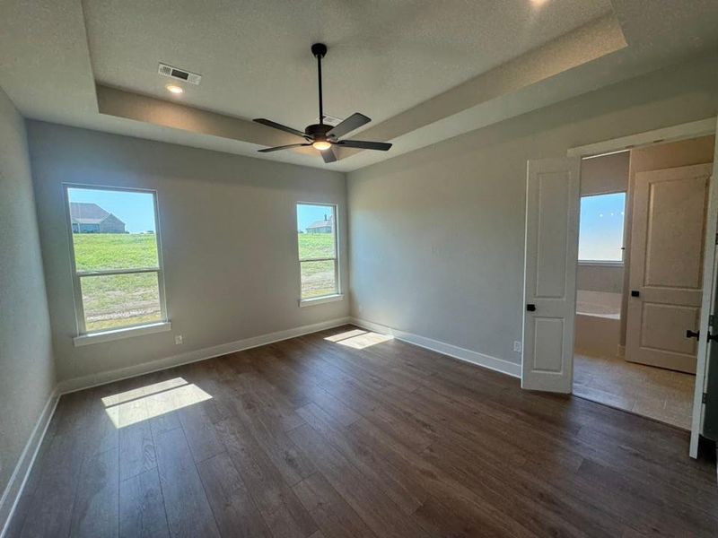 Spacious, unfurnished interior of a new home in Creekview Addition, Van Alstyne (Image 13). Spacious, unfurnished interior of a new home in Creekview Addition, Van Alstyne (Image 13).