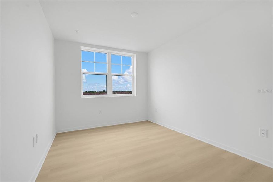 Spacious, unfurnished interior of a new home in , Orlando (Image 17).