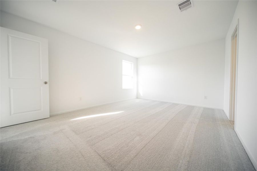 Spacious, unfurnished interior of a new home in Anniston: Watermill Collection, Katy (Image 9).