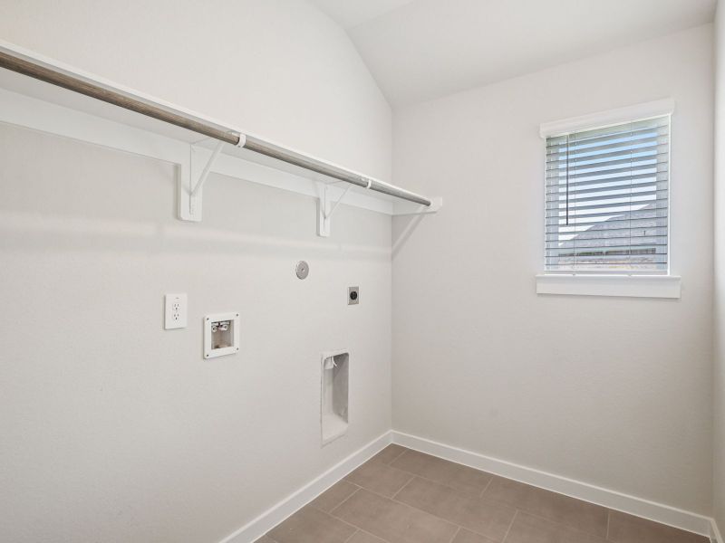 Spacious, unfurnished interior of a new home in Riviera Pines - Classic Series, Huffman (Image 13).