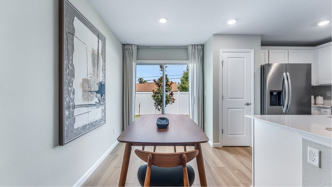 Oak Hill Luna Dining F1 1of1 Oak Hill Luna Dining F1 1of1