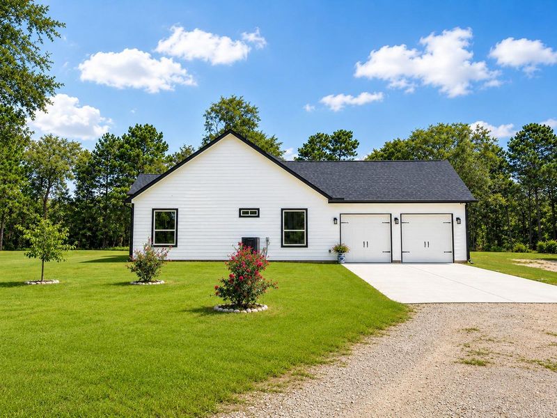 2 Car Garage. Plus additional parking! 2 Car Garage. Plus additional parking!