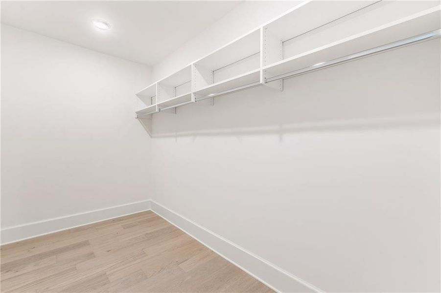 Spacious, unfurnished interior of a new home in , Alpharetta (Image 63).