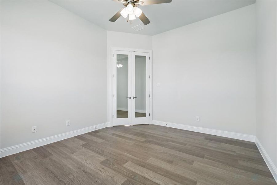 Spacious, unfurnished interior of a new home in Lakeshore Bluffs, Shady Shores (Image 15). Spacious, unfurnished interior of a new home in Lakeshore Bluffs, Shady Shores (Image 15).