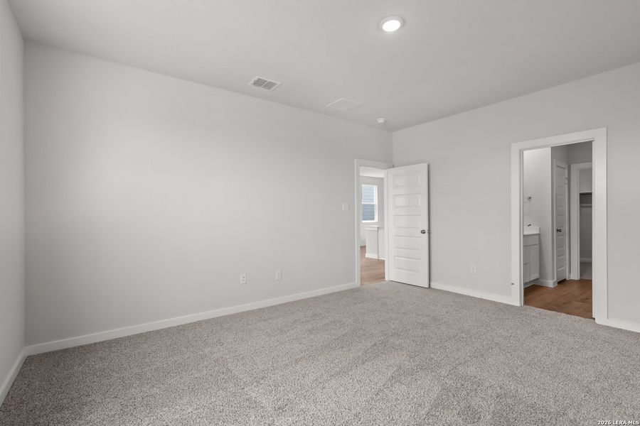 Spacious, unfurnished interior of a new home in Spring Creek, San Antonio (Image 21). Spacious, unfurnished interior of a new home in Spring Creek, San Antonio (Image 21).