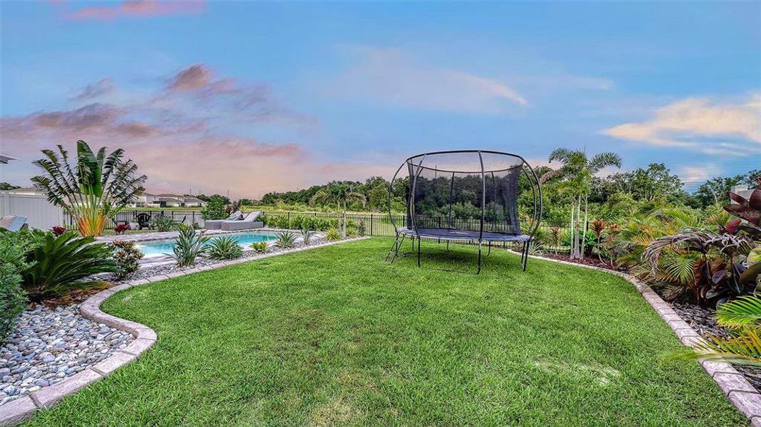 Community amenities in Bella Lago, Parrish (Image 41).