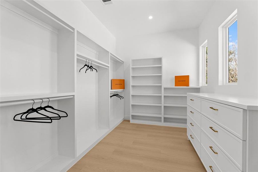 Furnished interior view inside a new home in , Dallas (Image 25). Furnished interior view inside a new home in , Dallas (Image 25).